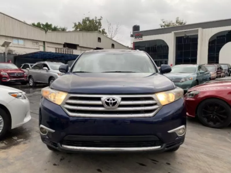 Toyota Highlander   - 2013