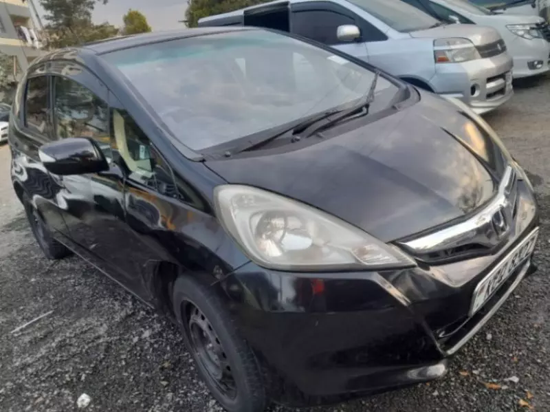 Honda Fit   - 2011