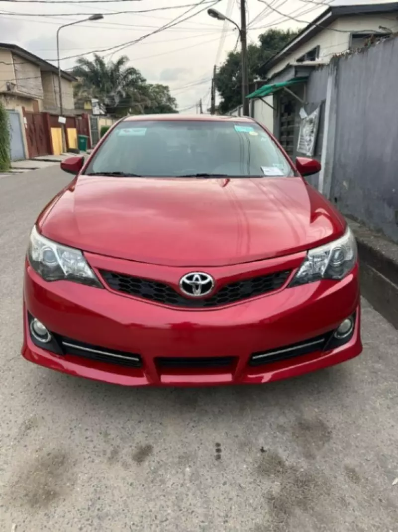 Toyota Camry - 2013