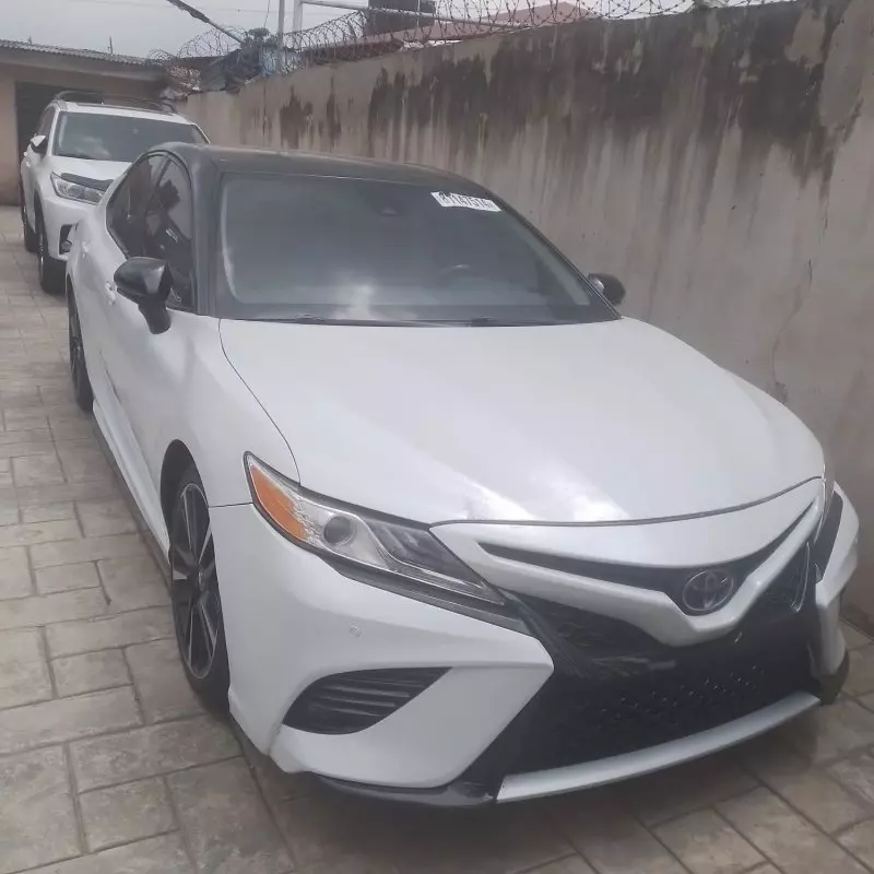 Toyota Camry   - 2018