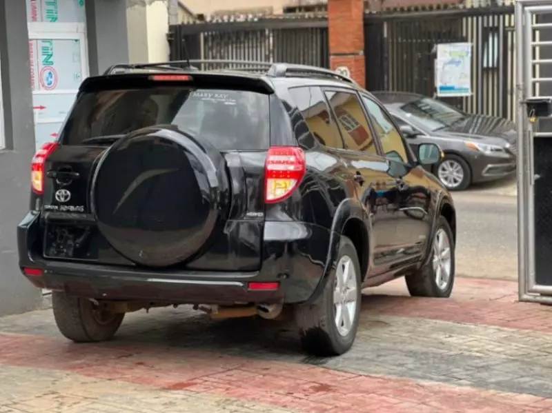 Toyota RAV4   - 2009