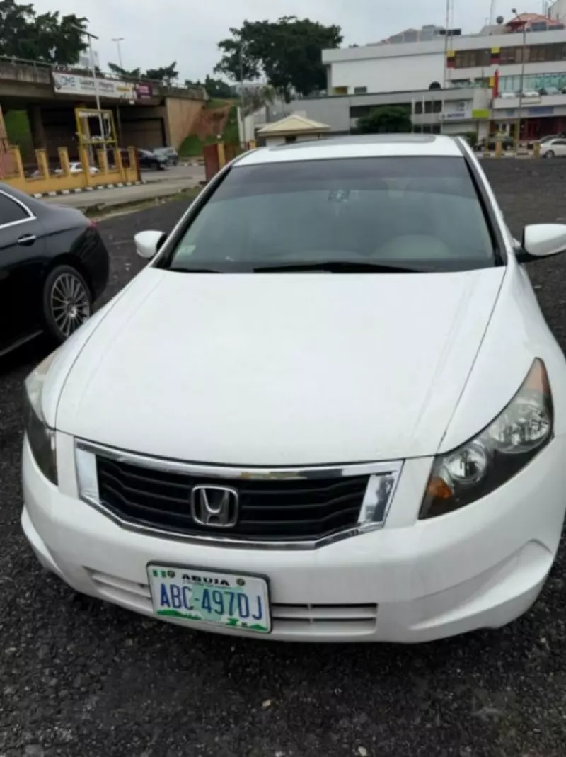 Honda Accord   - 2009