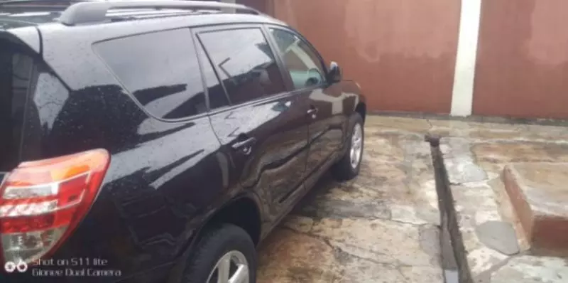 Toyota Rav4   - 2010