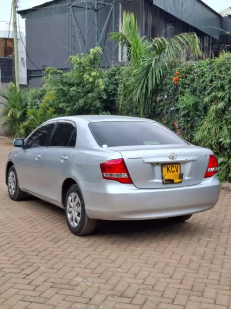 Toyota Axio    - 2012