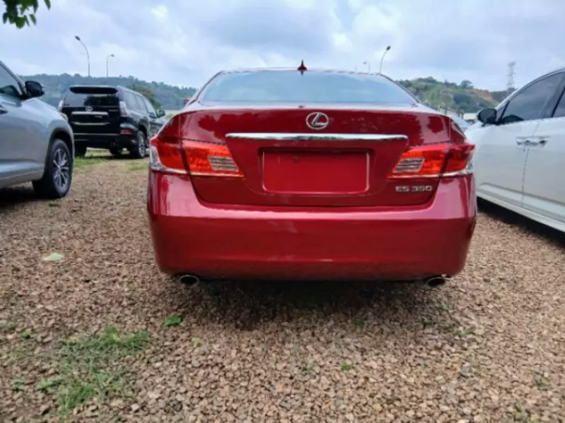 Lexus ES 350   - 2011