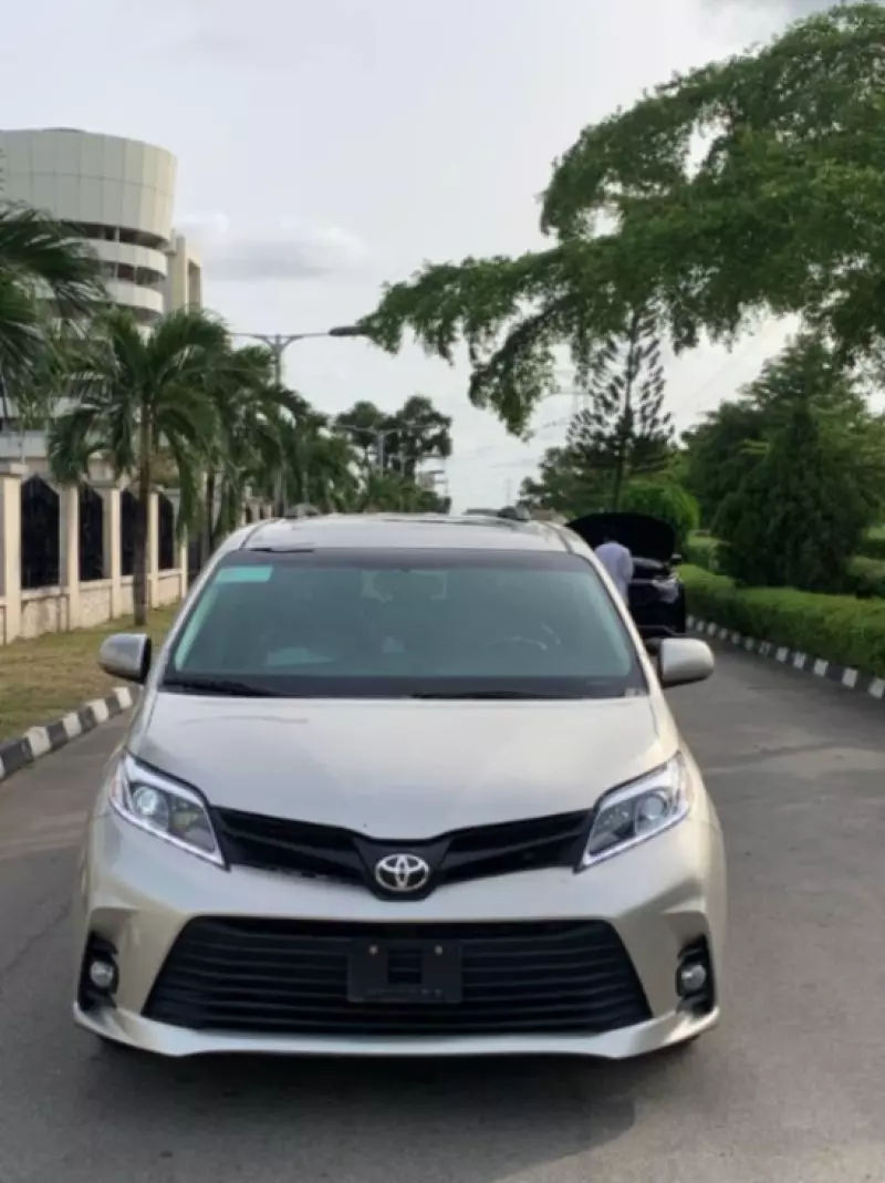 Toyota Sienna