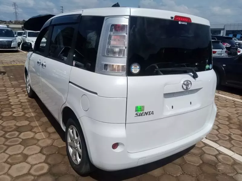 Toyota Sienta
