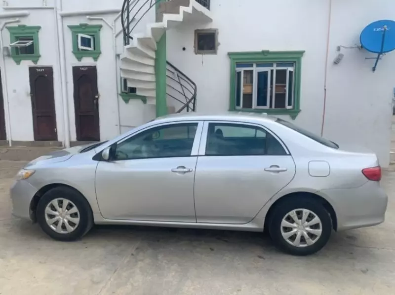 Toyota Corolla   - 2010