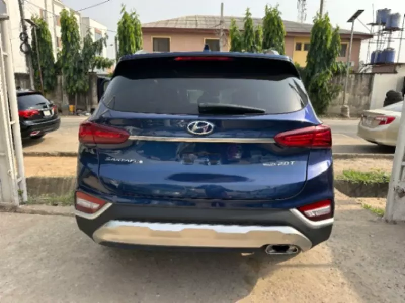 Hyundai Santa Fe - 2019