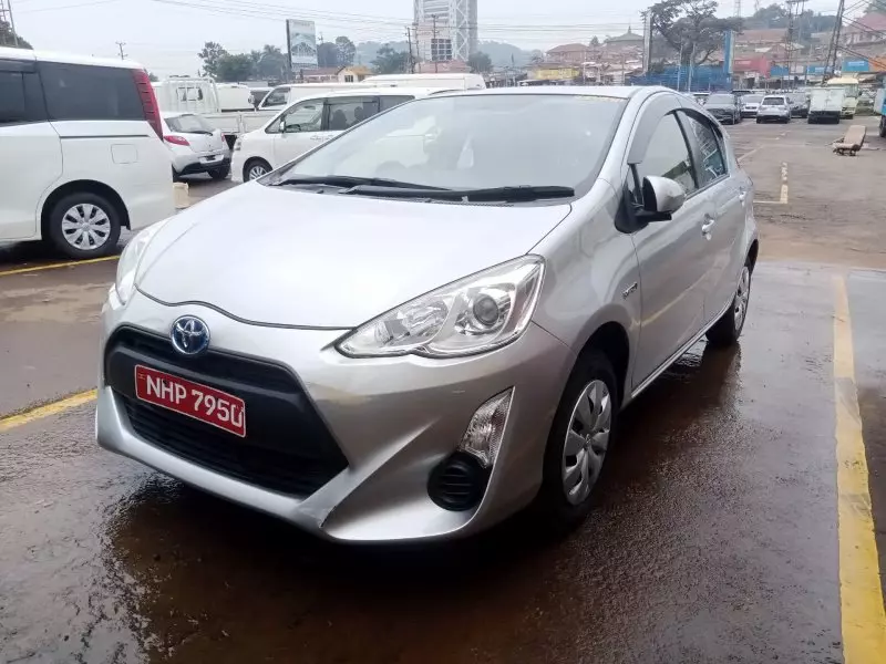 Toyota Aqua Hybrid   - 2015