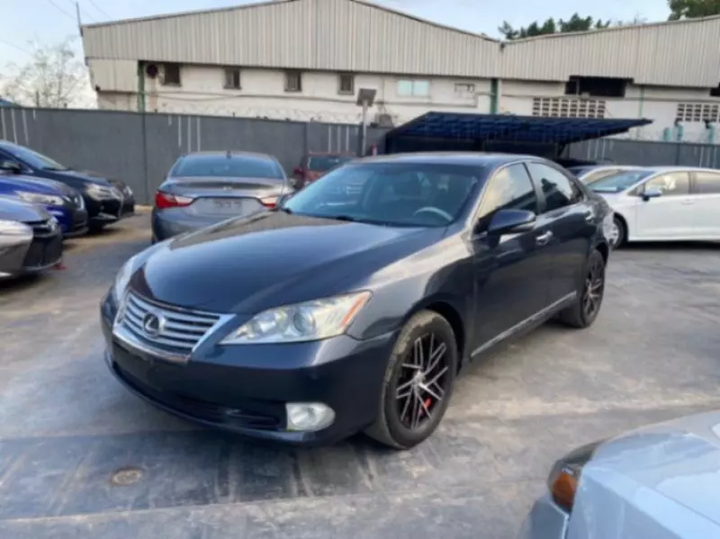 Lexus ES 350   - 2010