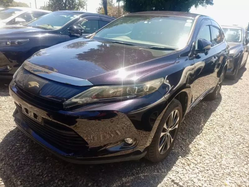 Toyota Harrier   - 2016