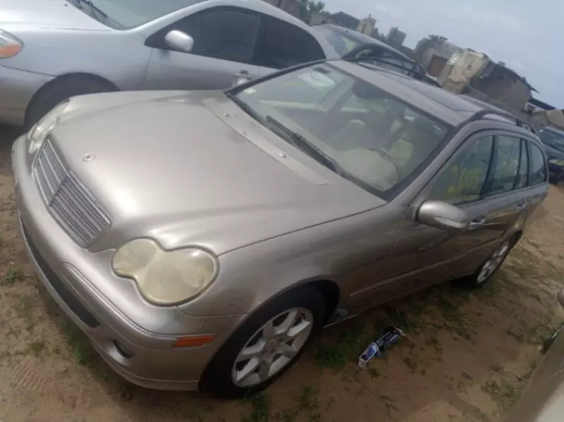 Mercedes-Benz C 240   - 2005