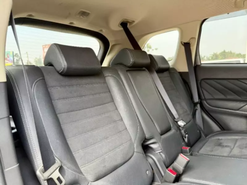 Mitsubishi OUTLANDER   - 2018