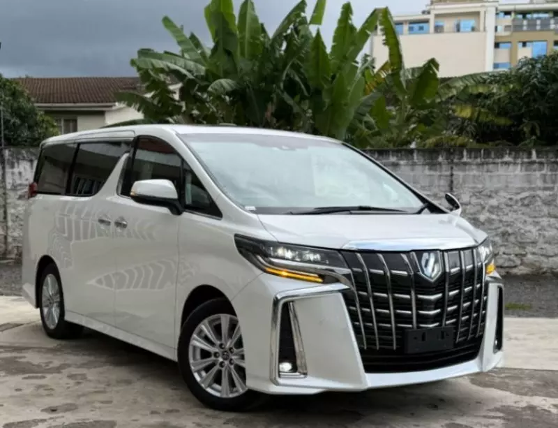 Toyota Alphard   - 2018