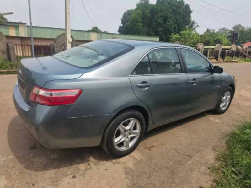 Toyota Camry   - 2007