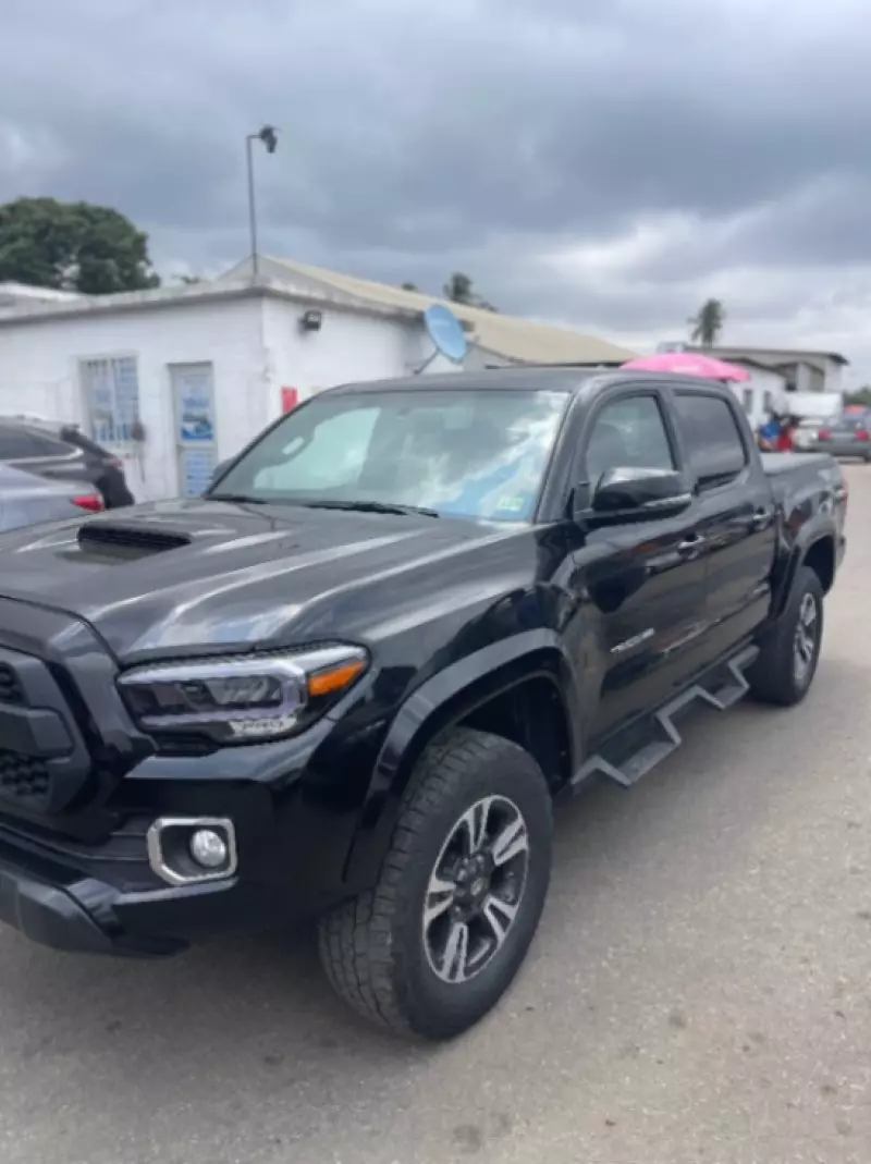 Toyota Tacoma   - 2017
