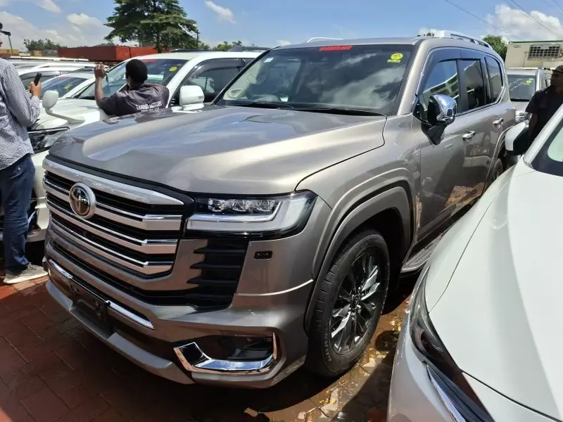 Toyota Landcruiser ZX - 2023