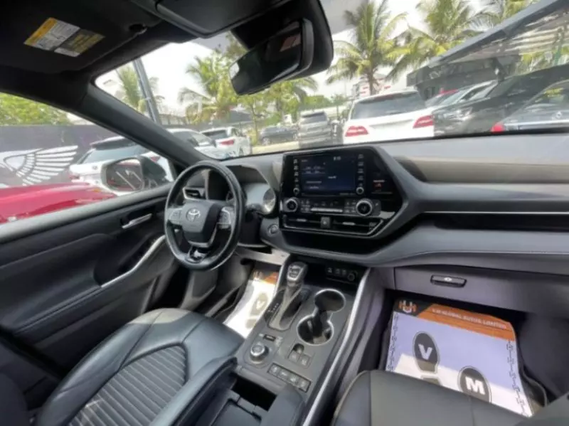 Toyota Highlander   - 2022