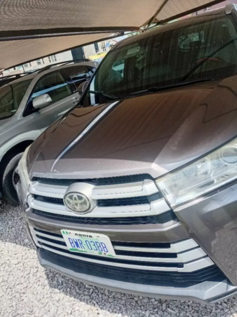 Toyota Highlander   - 2017