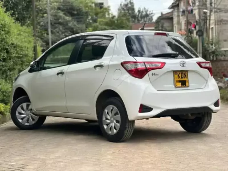 Toyota Vitz   - 2017