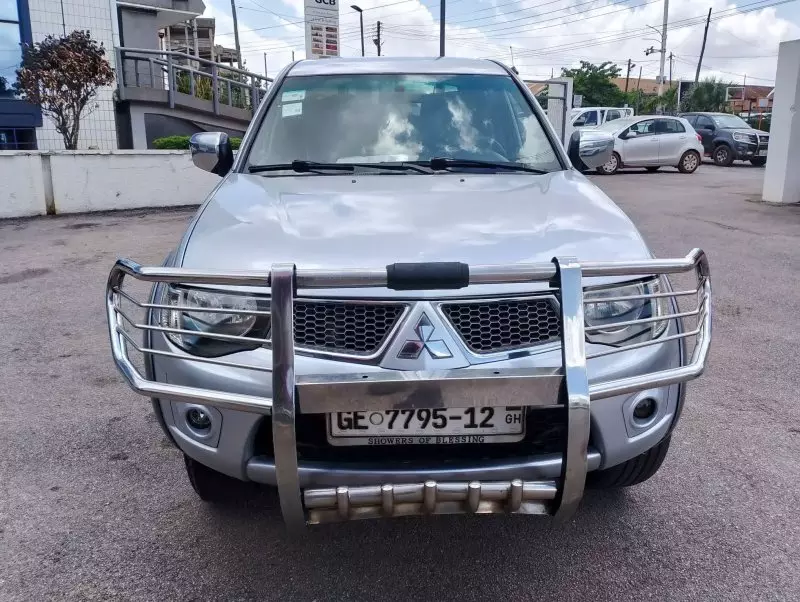 Mitsubishi L200 D/C Sportero A/T   - 2012