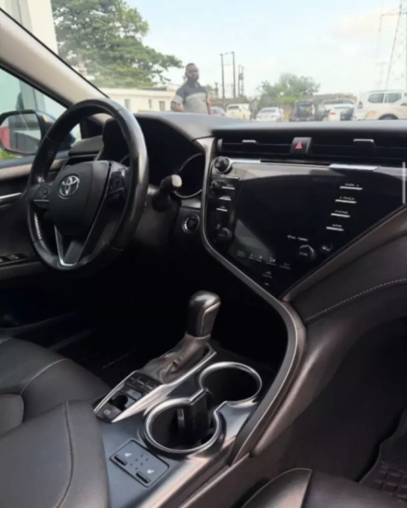 Toyota camry   - 2021