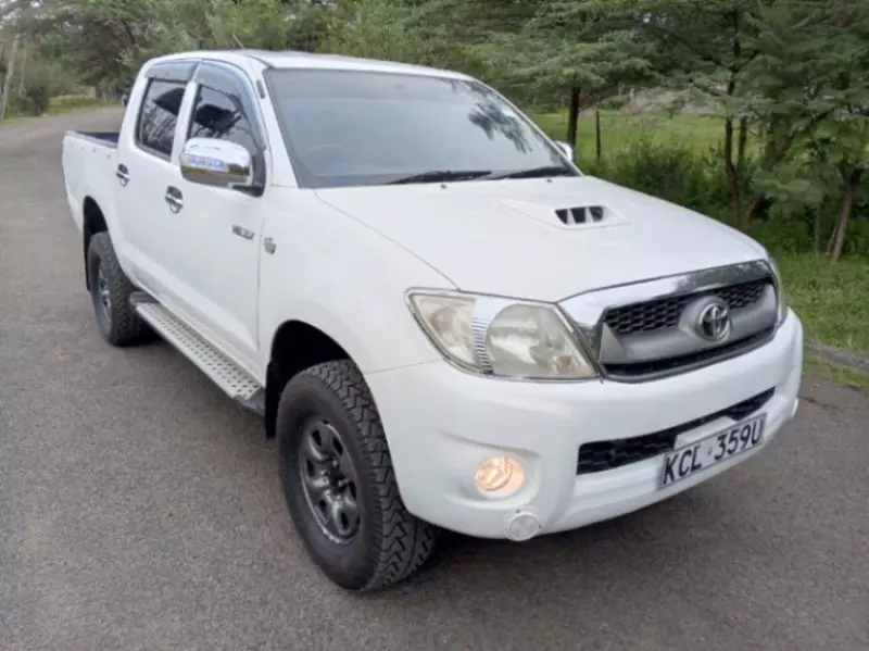 Toyota Hilux   - 2016