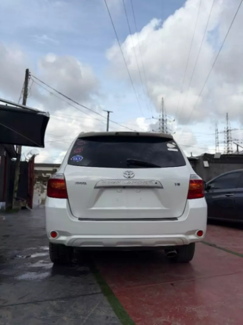 Toyota Highlander   - 2009