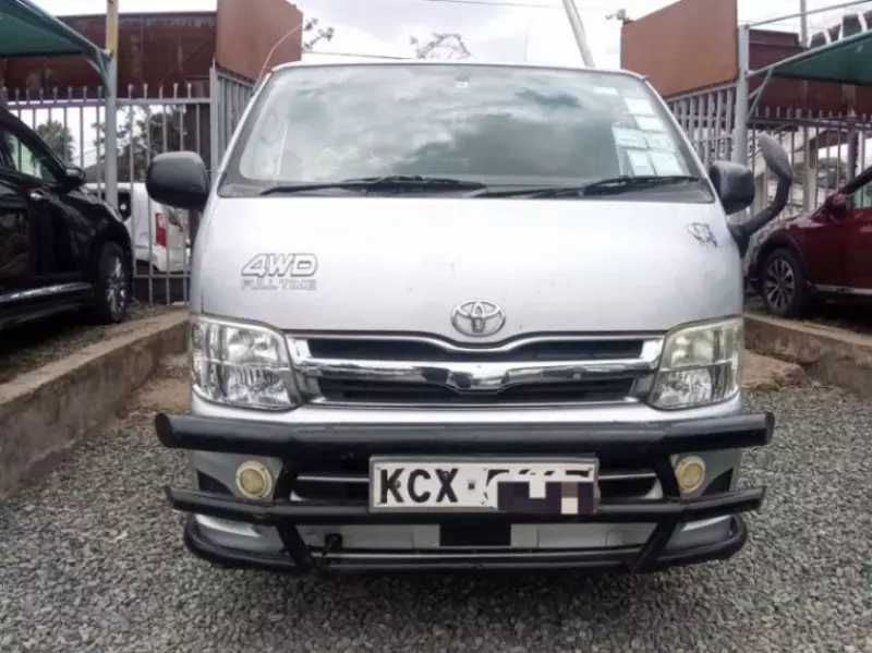 Toyota Hiace   - 2012