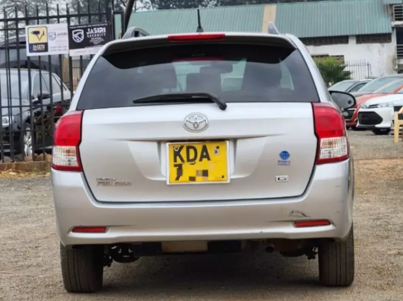 Toyota Fielder    - 2013