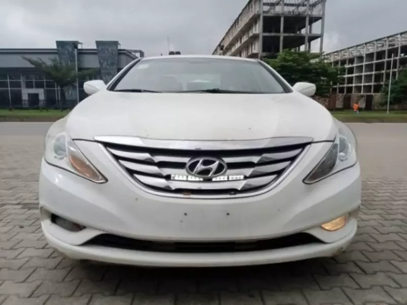 Hyundai Sonata   - 2015