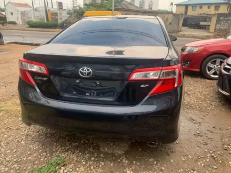 Toyota Camry   - 2012