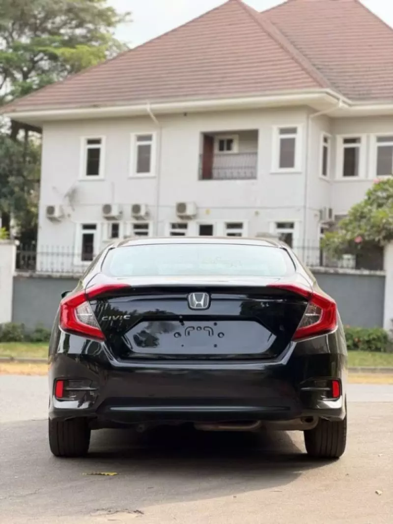 Honda Civic   - 2016