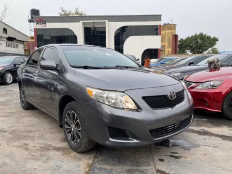 Toyota Corolla   - 2009