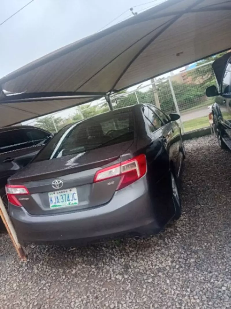 Toyota Camry   - 2014
