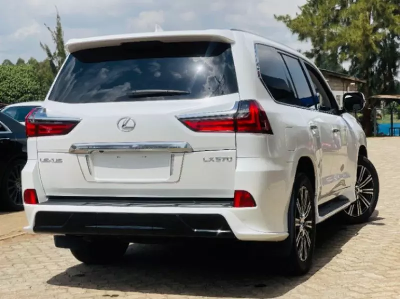 Lexus LX 570   - 2018
