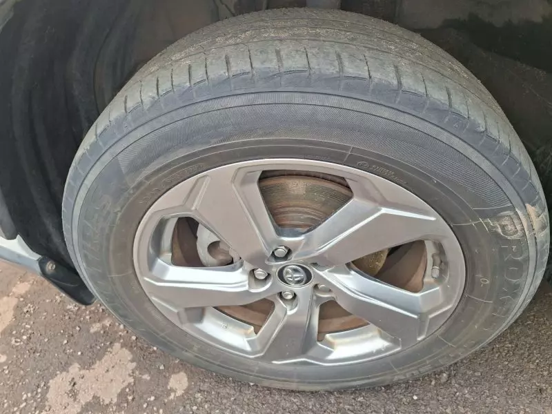 Toyota Harrier hybrid    - 2015