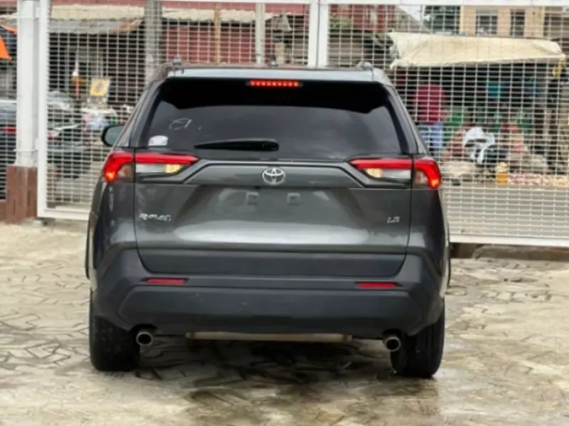 Toyota RAV 4   - 2021