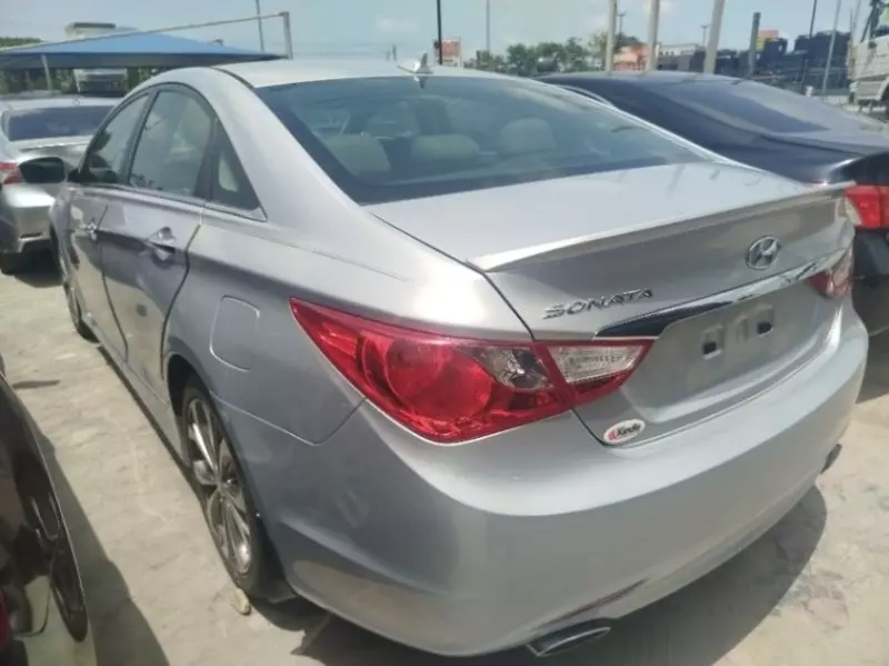Hyundai Sonata   - 2014