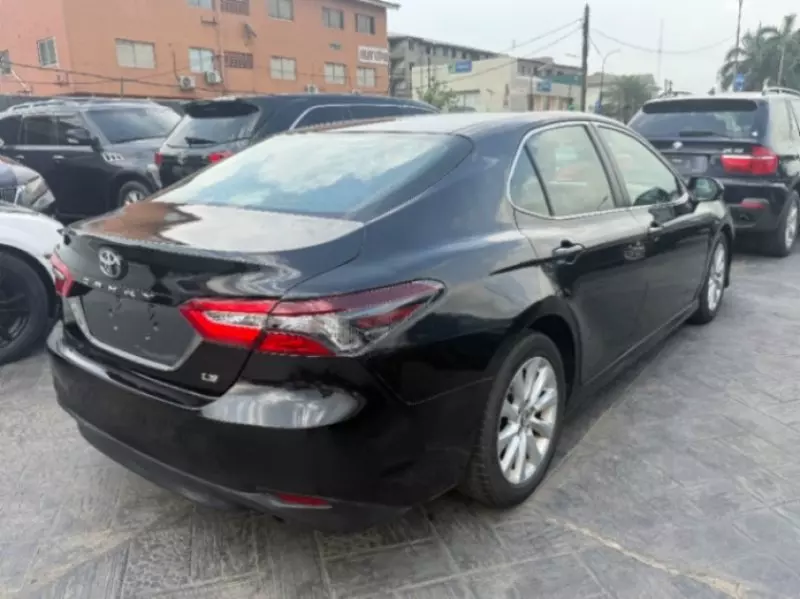 Toyota Camry - 2018