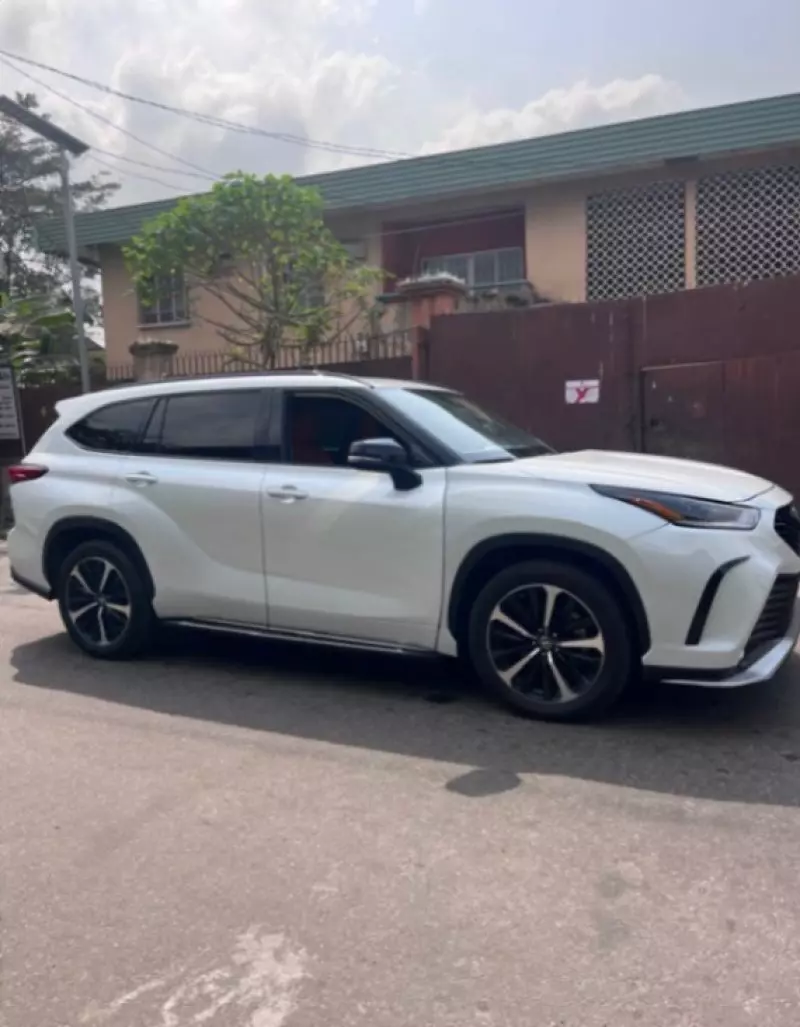 Toyota Highlander   - 2022