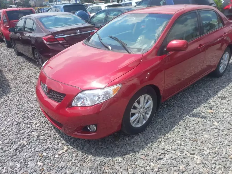 Toyota Corolla   - 2010