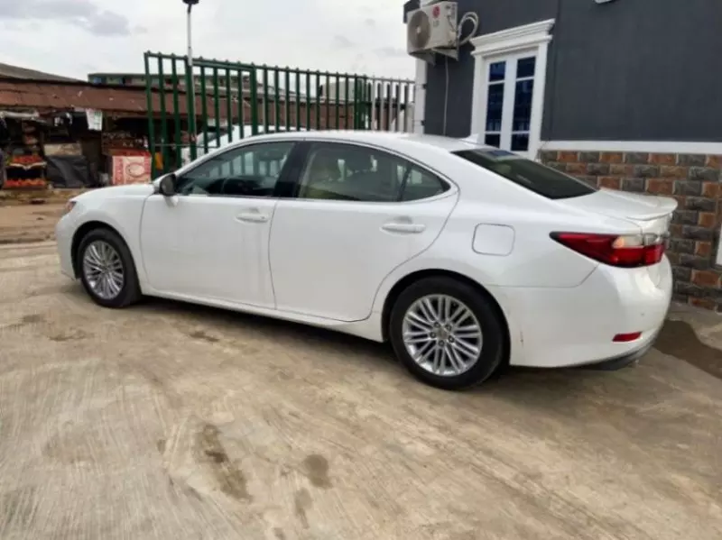 Lexus ES 350   - 2013