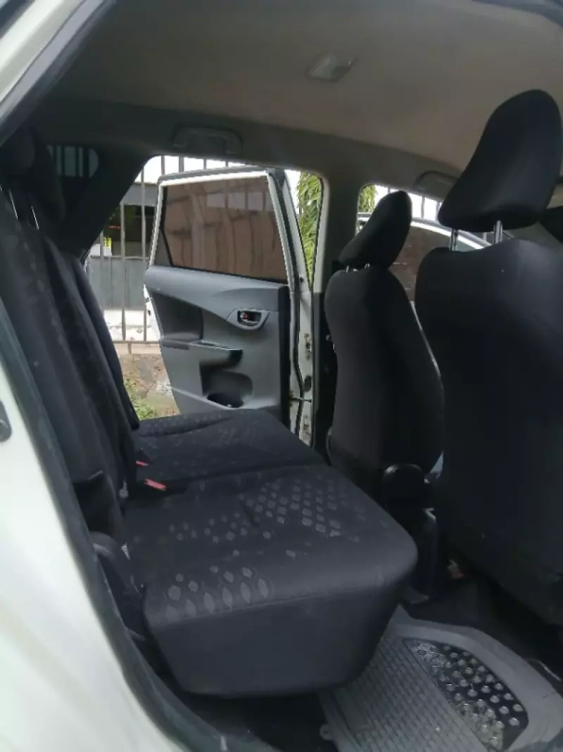Toyota Ractis   - 2013