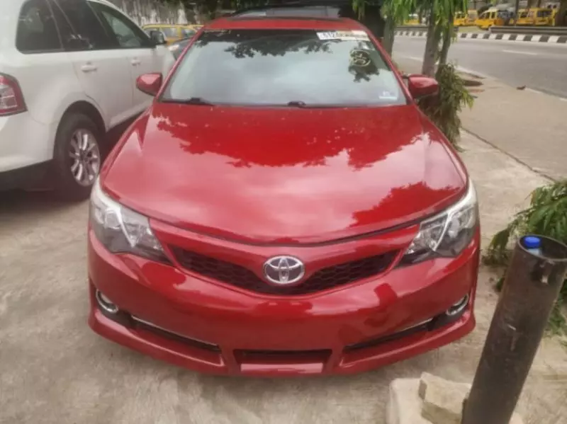 Toyota Camry   - 2014