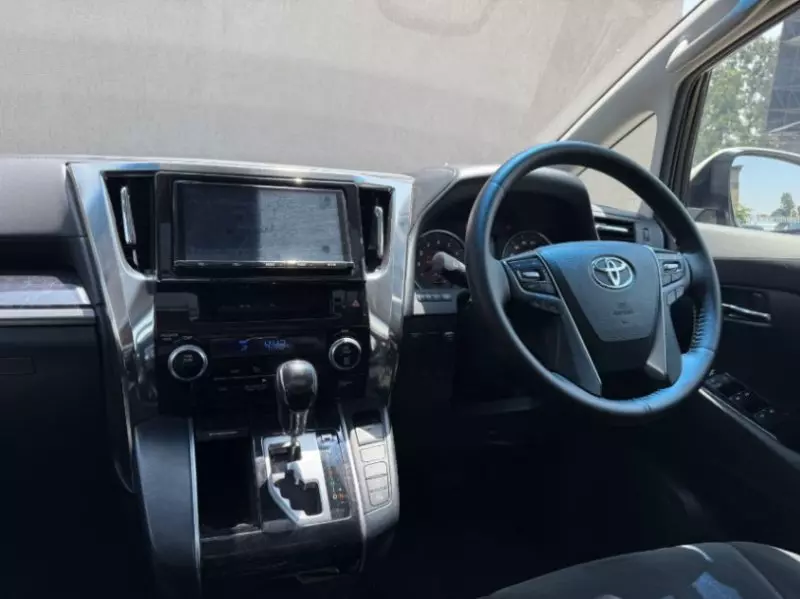 Toyota Alphard   - 2018