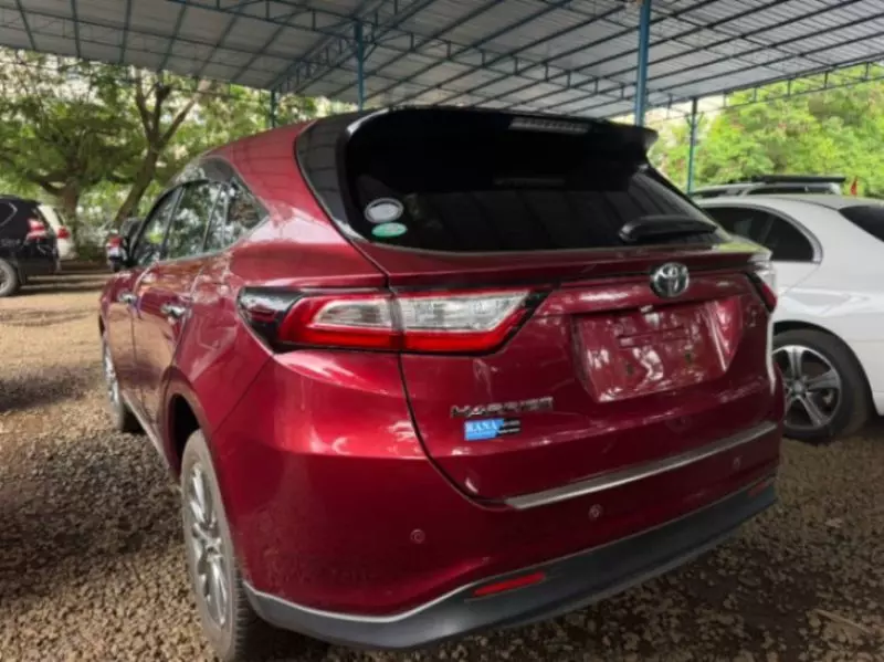 Toyota Harrier   - 2018