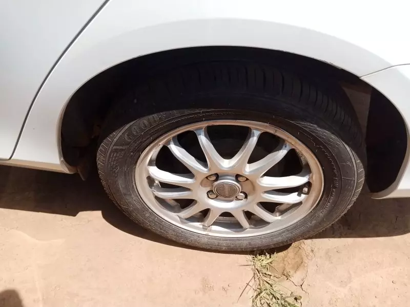 Toyota Fielder    - 2009
