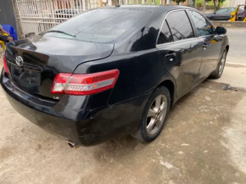 Toyota camry   - 2010